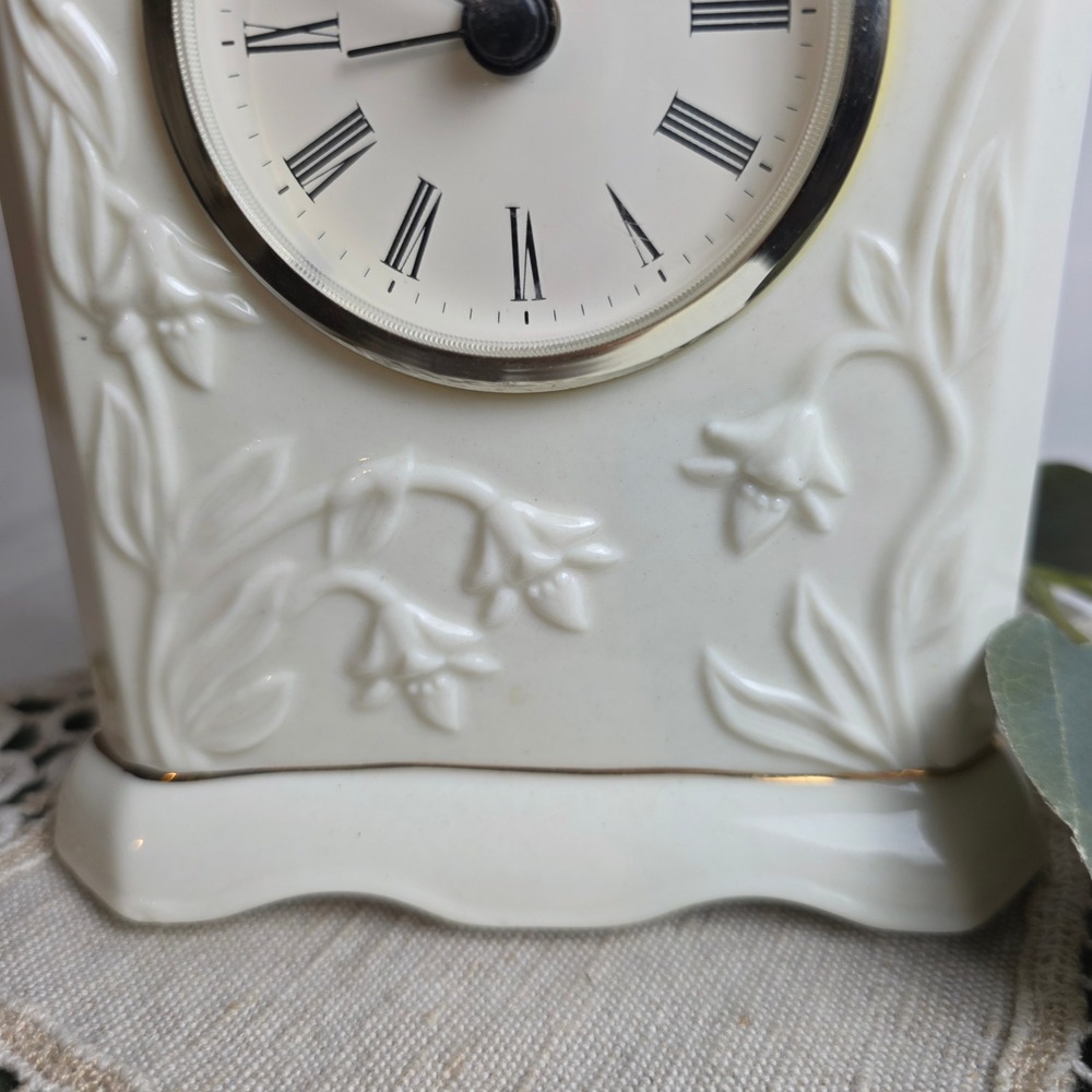 Vintage Howard Miller Ivory Porcelain Floral Clock Gold Roman Numeral Quartz - Picture 5 of 10